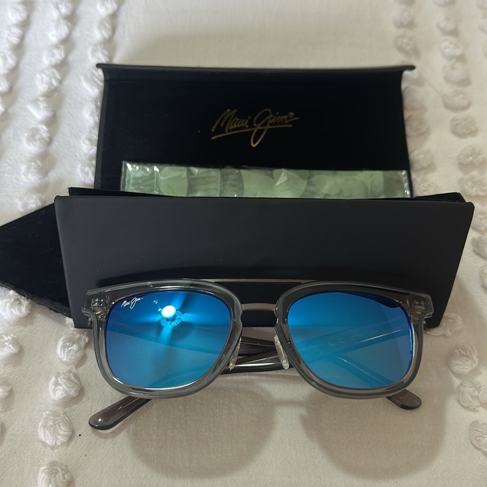 Maui Jim Relaxation Mode Sunglasses - Picture 2 of 7
